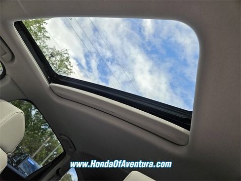 Certified 2017 Honda CR-V Touring image 7
