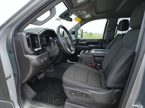 Used 2025 Chevrolet Silverado 2500 LT w/ Convenience Package AWD/4WD image 16
