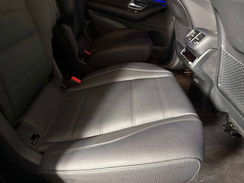 Used 2025 Mercedes-Benz GLS 580 4MATIC image 28