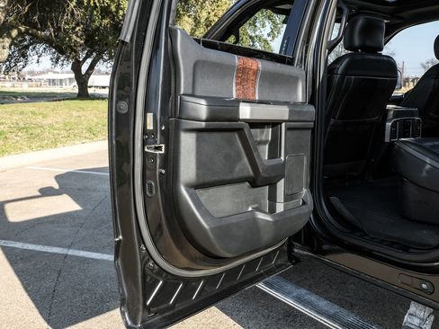 Used 2015 Ford F150 Platinum w/ Equipment Group 701A Luxury image 41