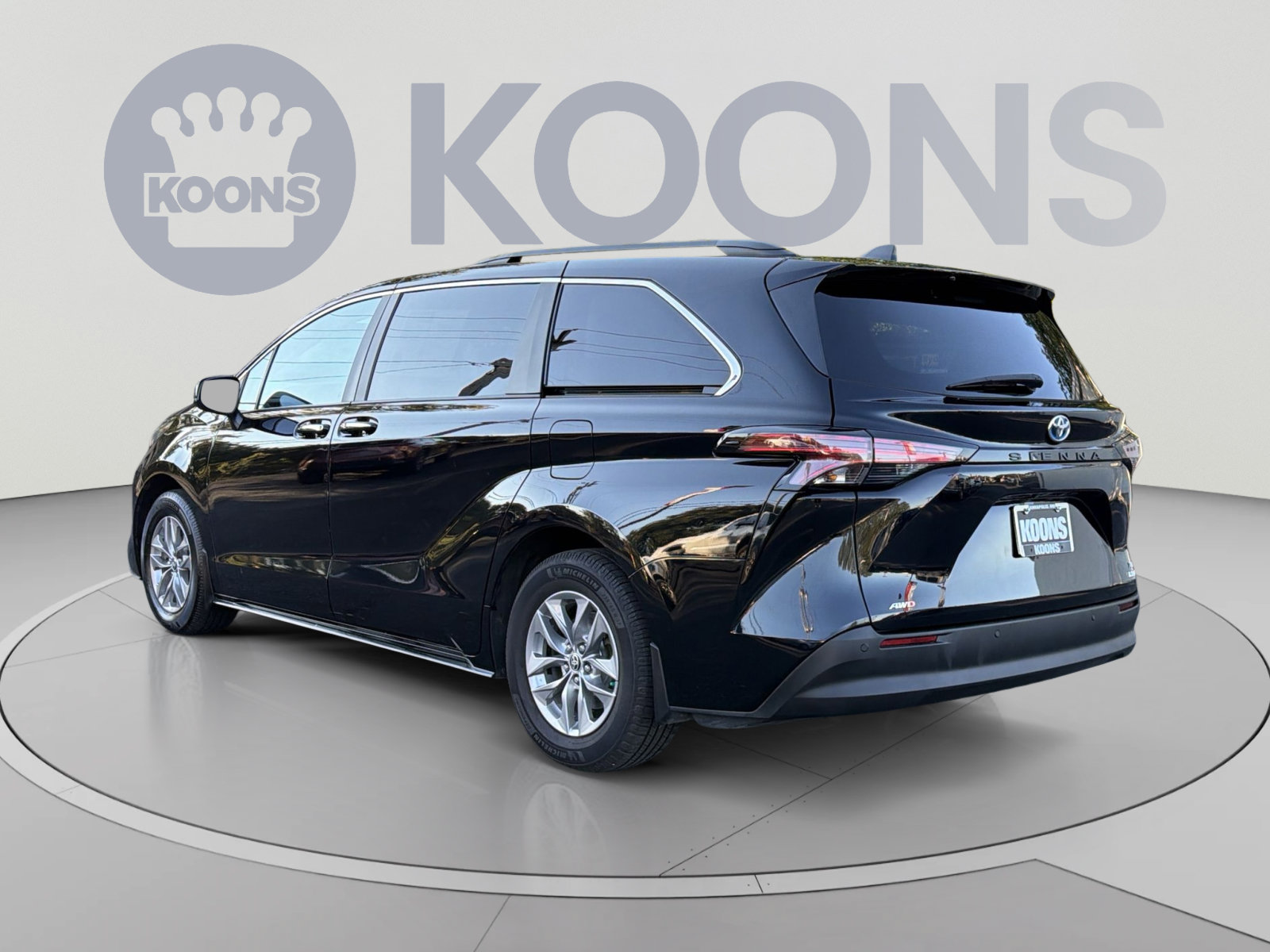 Used 2022 Toyota Sienna XLE AWD/4WD image 8