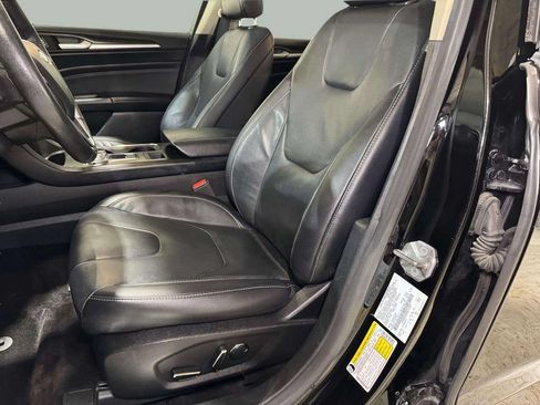 Used 2017 Ford Fusion Titanium AWD/4WD image 5