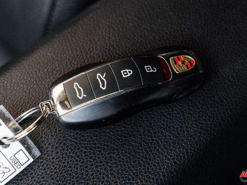 Used 2018 Porsche 718 Cayman RWD image 77