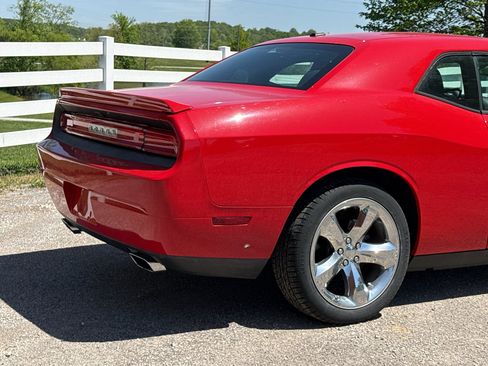 Used 2013 Dodge Challenger R/T image 10