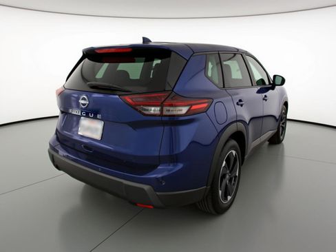 Used 2025 Nissan Rogue SV FWD image 9