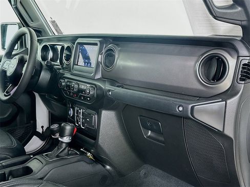 Used 2023 Jeep Gladiator Sport image 30