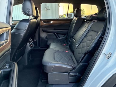 Used 2024 Volkswagen Atlas SE AWD/4WD image 24