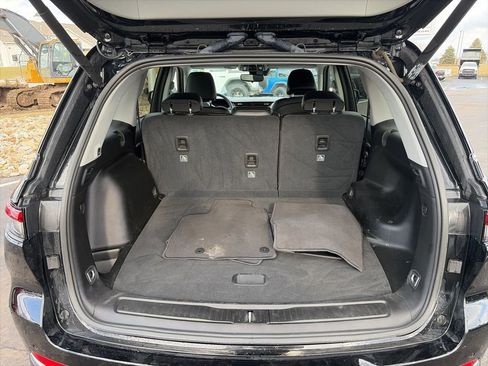 Used 2023 Jeep Grand Cherokee Limited image 7
