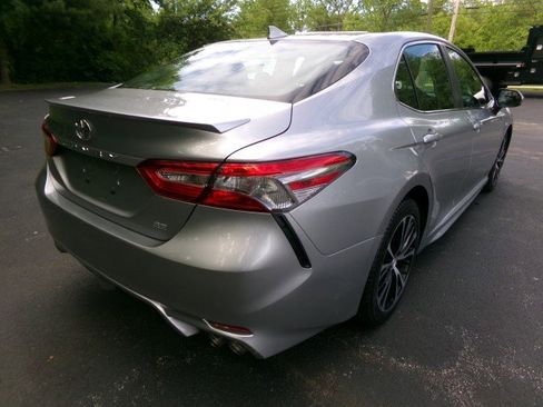 Used 2019 Toyota Camry SE FWD image 9