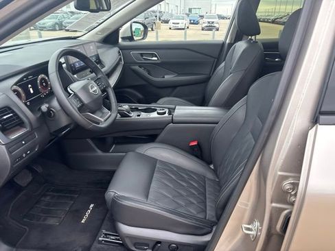 Used 2025 Nissan Rogue Platinum AWD/4WD image 7