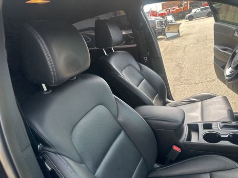 Used 2020 Kia Sportage S image 37