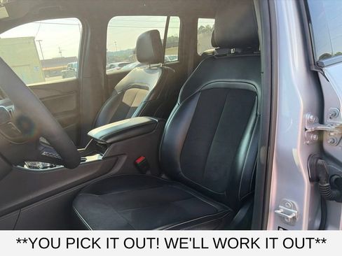 Used 2024 Jeep Grand Cherokee Altitude RWD image 10