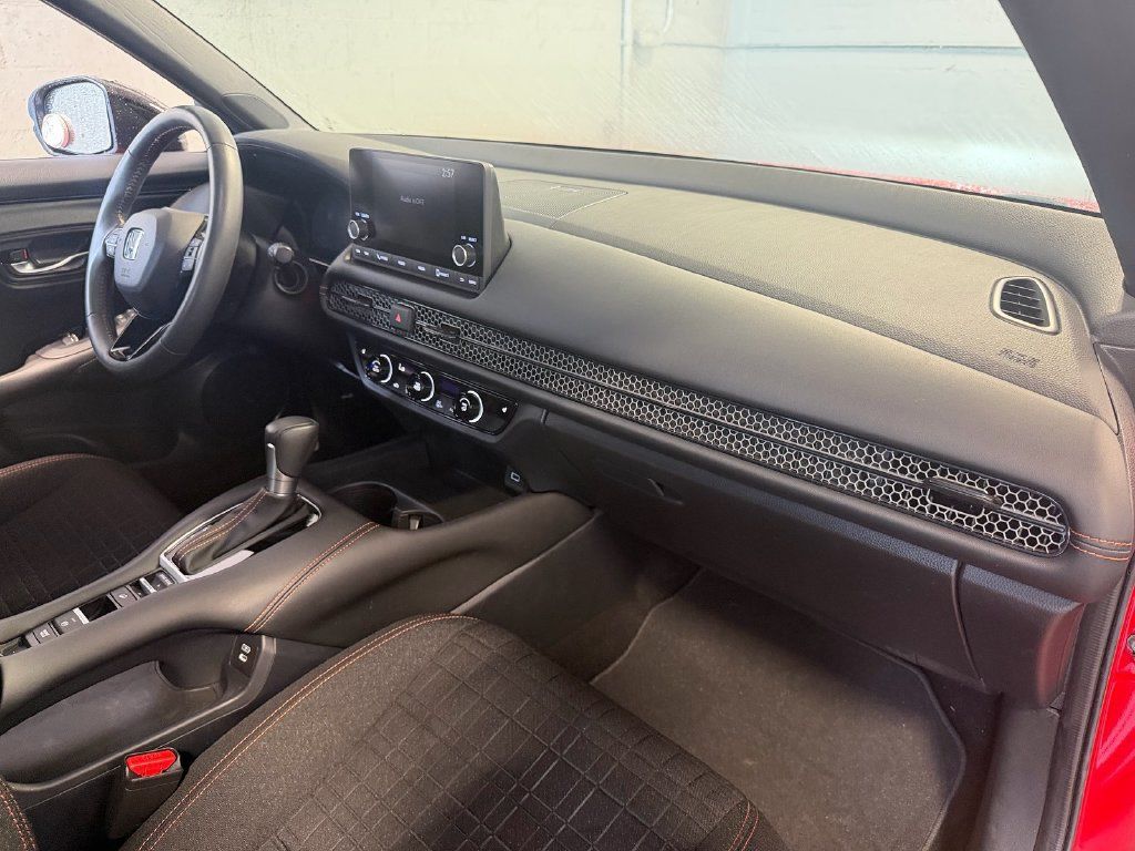 Used 2024 Honda HR-V Sport image 16