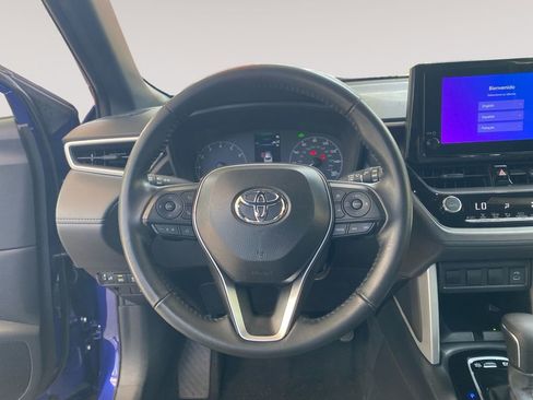 Used 2024 Toyota Corolla Cross AWD Hybrid w/ Moonroof Package image 12