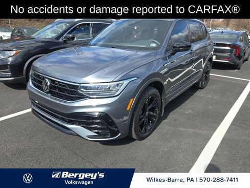 Certified 2023 Volkswagen Tiguan SE R-Line image 2