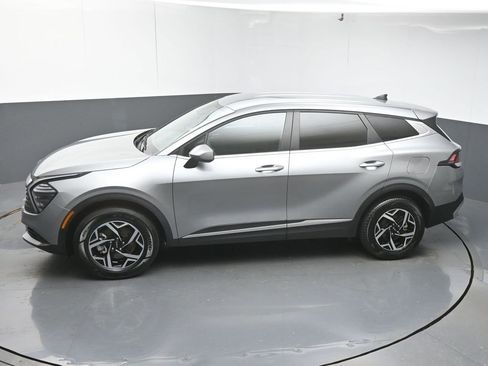 Used 2024 Kia Sportage LX image 40