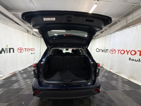 Used 2020 Toyota Highlander LE AWD/4WD image 17