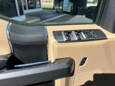 Used 2017 Ford F250 XLT w/ Snow Plow Prep Package image 14