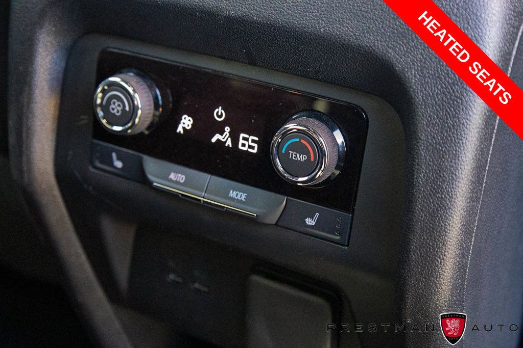 Used 2025 Chevrolet Traverse RS FWD image 12