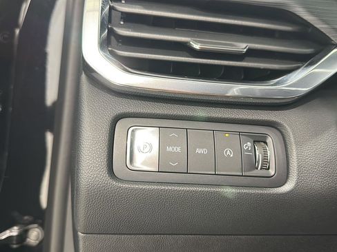 Used 2025 GMC Acadia Elevation w/ Elevation Premium Package image 17