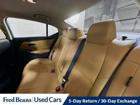 Used 2023 Nissan Sentra SV w/ SV Premium Package FWD image 31