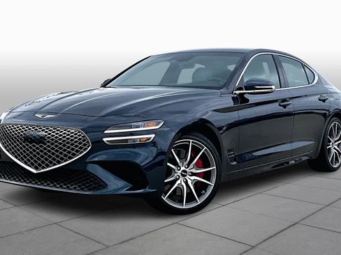 Used 2025 Genesis G70 2.5T image 1