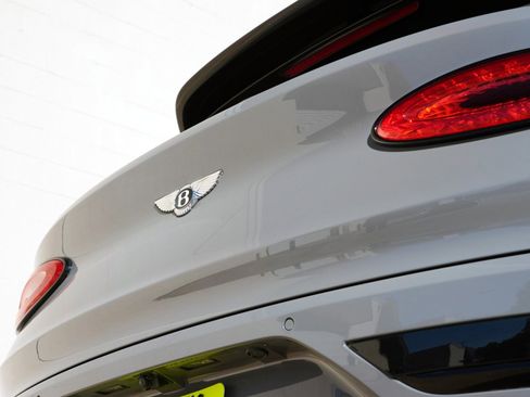 Used 2022 Bentley Bentayga AWD/4WD image 66