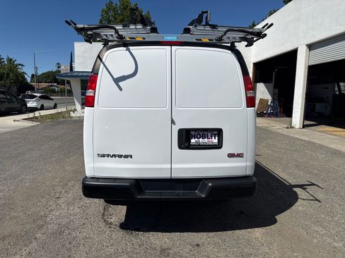 Used 2022 GMC Savana 2500 w/ Driver Convenience Package RWD image 4