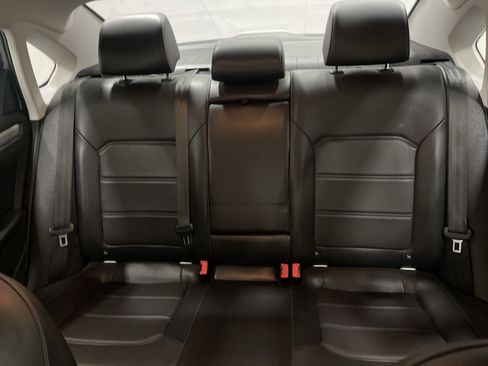 Used 2020 Volkswagen Passat 2.0T SE image 11