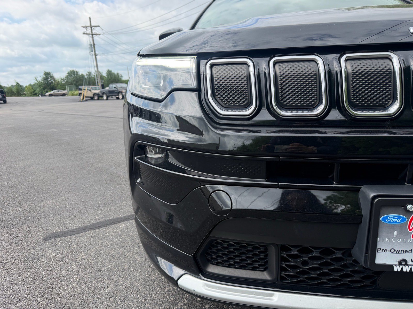 Used 2022 Jeep Compass Limited w/ Elite Group AWD/4WD image 5