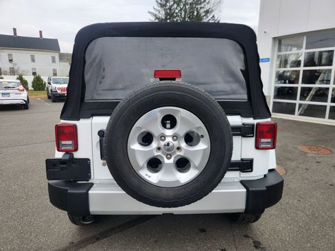 Used 2013 Jeep Wrangler Unlimited Sahara w/ Connectivity Group image 12