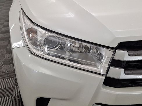 Used 2018 Toyota Highlander XLE AWD/4WD image 20
