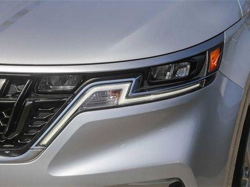 Certified 2022 Kia Carnival LX image 6