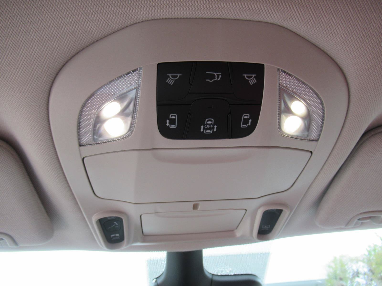 Certified 2023 Chrysler Pacifica Limited w/ Trailer Tow Group FWD image 29