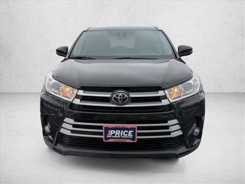 Used 2019 Toyota Highlander XLE image 2