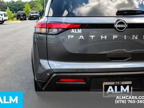 Used 2025 Nissan Pathfinder SV FWD image 13