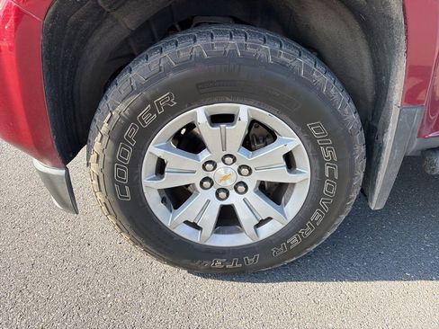 Used 2018 Chevrolet Colorado LT w/ Luxury Package, Chrome image 16