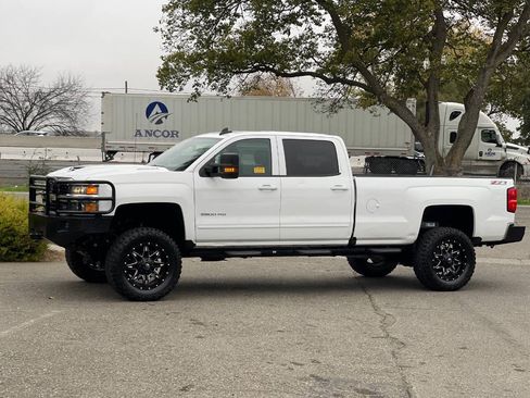 Used 2017 Chevrolet Silverado 2500 LT w/ Z71 Package, Off-Road AWD/4WD image 2