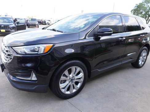 Used 2022 Ford Edge Titanium AWD/4WD image 3