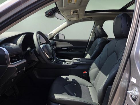 New 2026 Toyota Grand Highlander FWD image 20