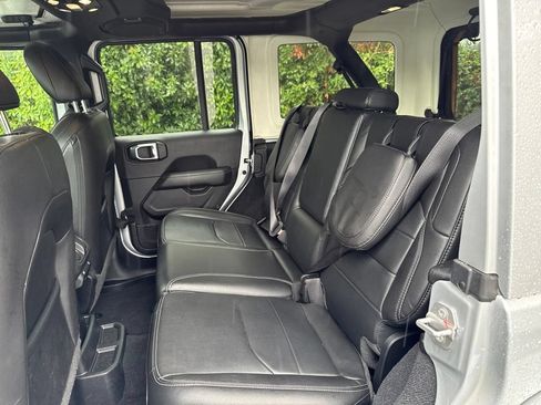 Used 2023 Jeep Wrangler Unlimited Sahara w/ Cold Weather Group AWD/4WD image 6
