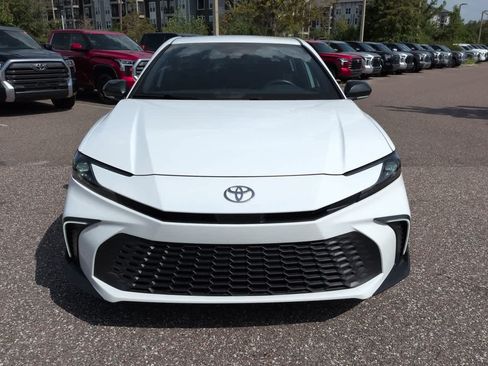 Used 2025 Toyota Camry SE w/ Convenience Package FWD image 9