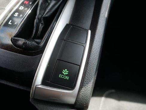 Used 2019 Honda Civic LX image 32
