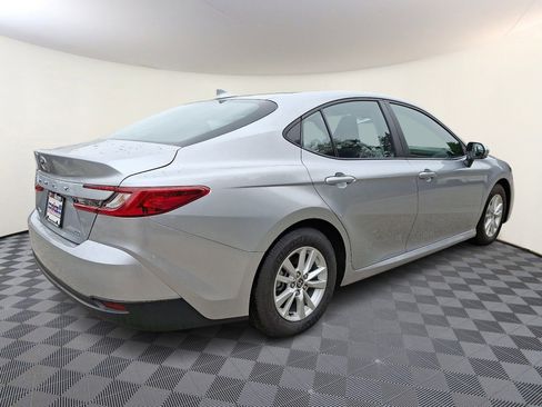 Used 2025 Toyota Camry LE FWD image 6