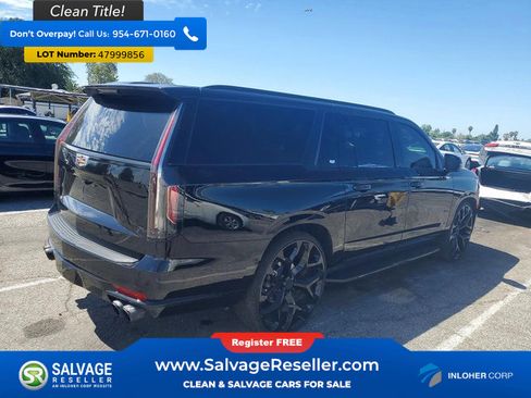 Used 2023 Cadillac Escalade ESV Premium Luxury image 4