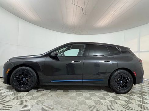Certified 2023 BMW iX xDrive50 w/ Premium Package AWD/4WD image 4