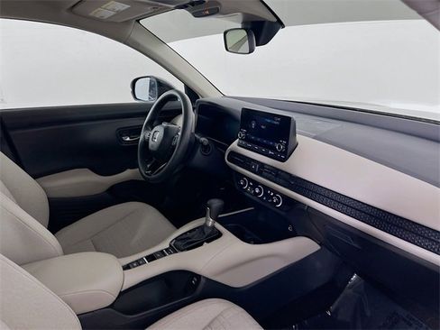 Certified 2025 Honda HR-V LX image 9
