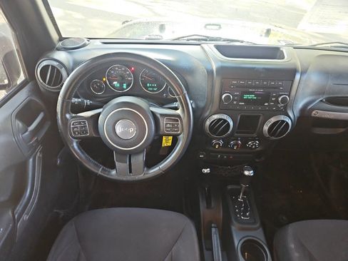 Used 2015 Jeep Wrangler Unlimited Sport w/ Connectivity Group image 17