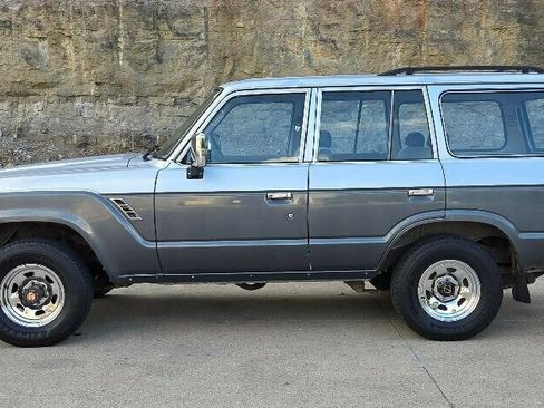 Used 1988 Toyota Land Cruiser AWD/4WD image 3