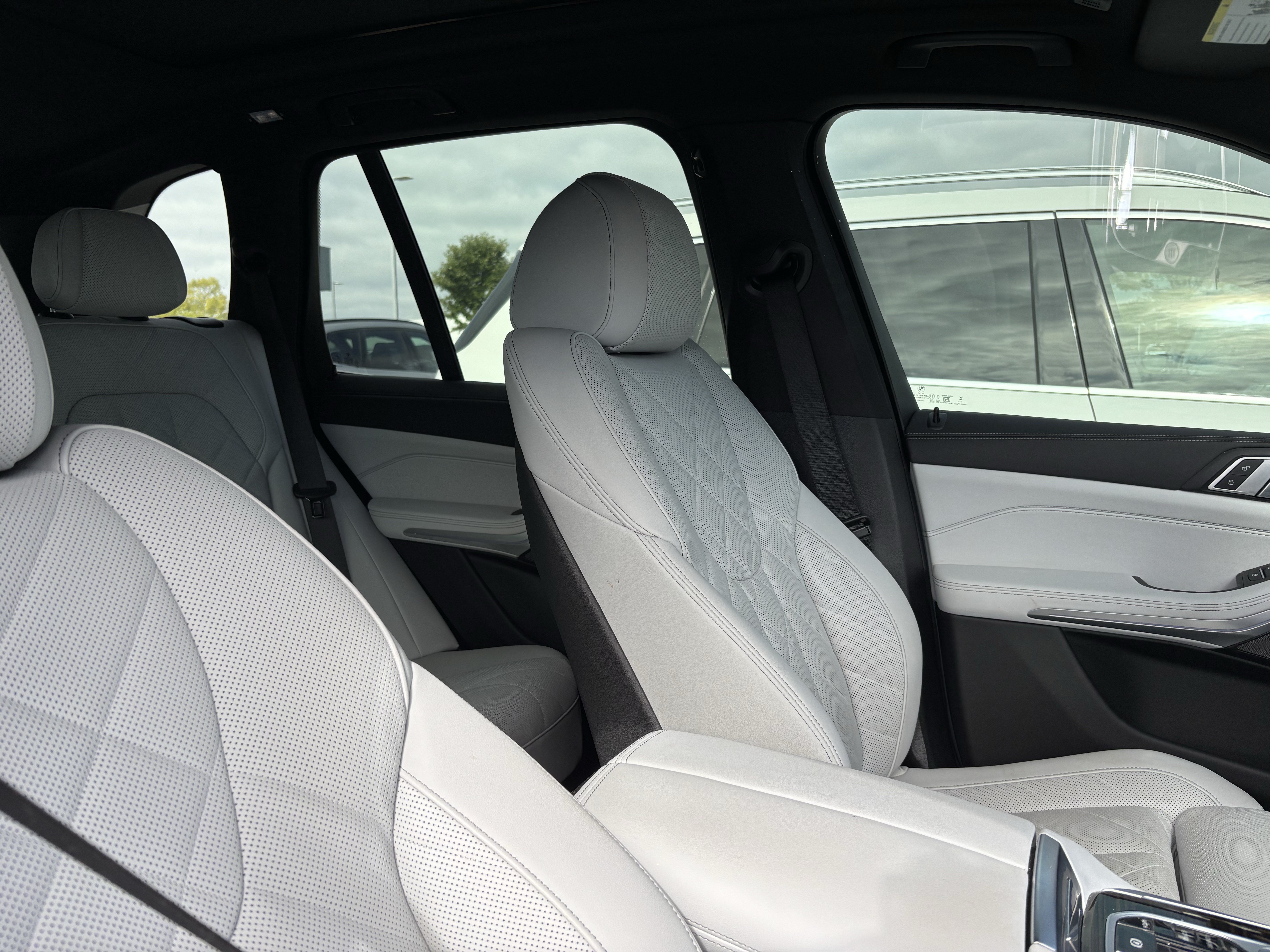 Certified 2025 BMW X5 sDrive40i w/ Premium Package RWD image 34